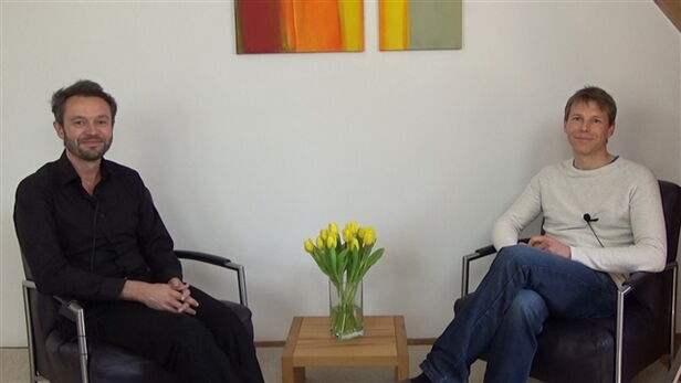 Der Schriftsteller Joe Fischler im Interview mit Gerald Helminger. Erfahre, wie es ihm gelungen ist, als Künstler seinen Lebensunterhalt zu verdienen.